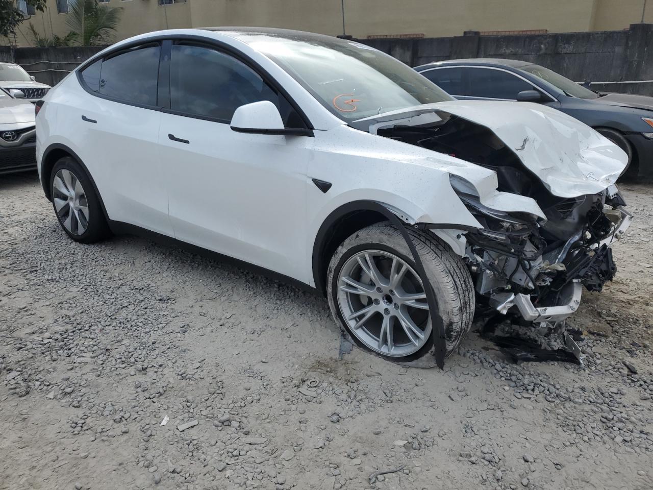 2023 Tesla Model Y - Фото 4