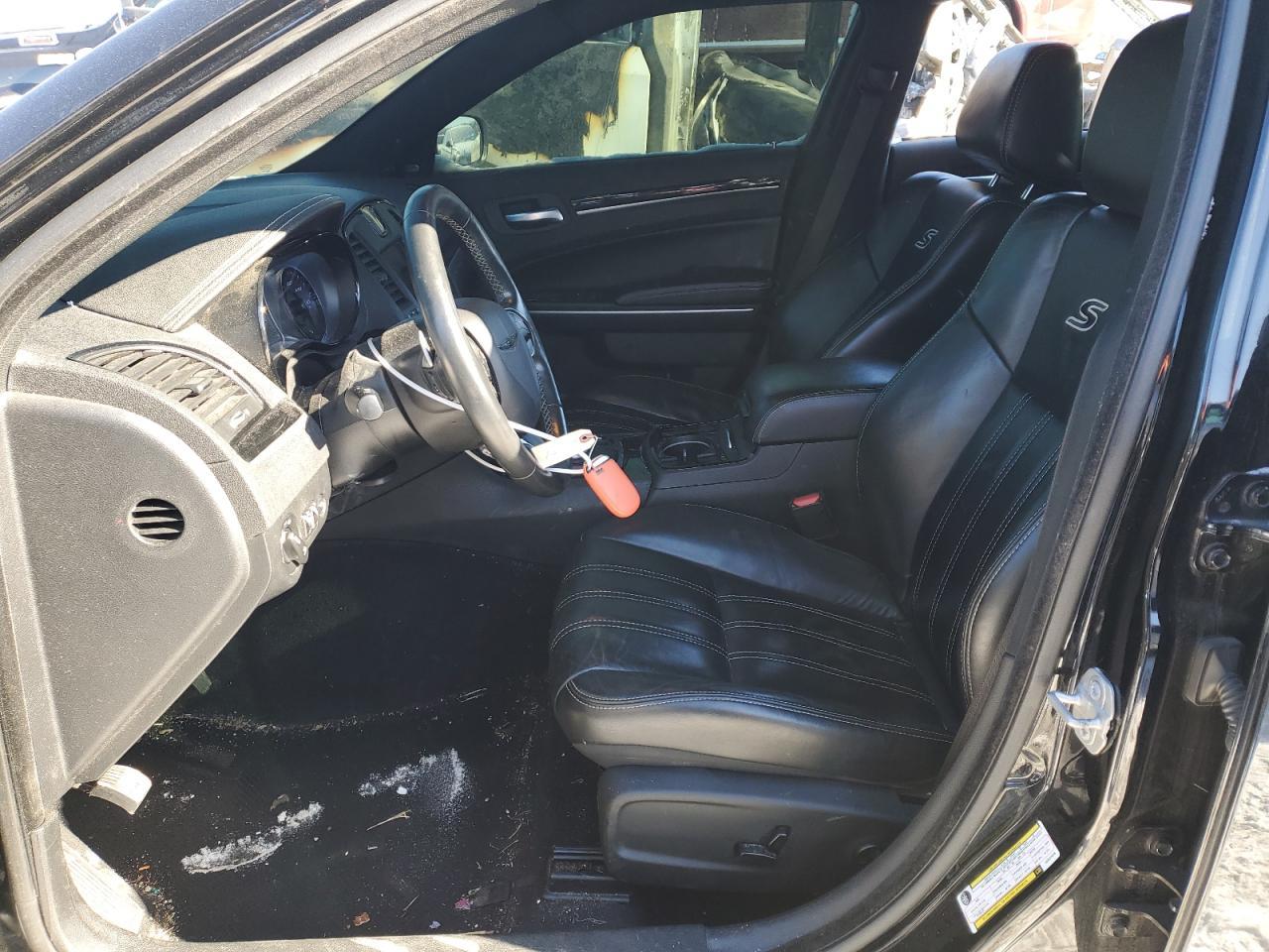 2019 Chrysler 300C - Image 7