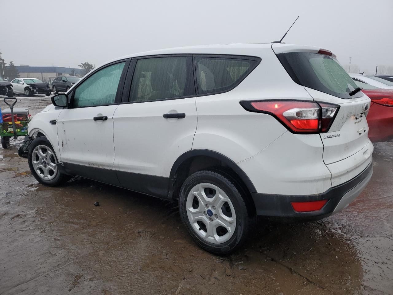2017 Ford Escape S - Фото 2