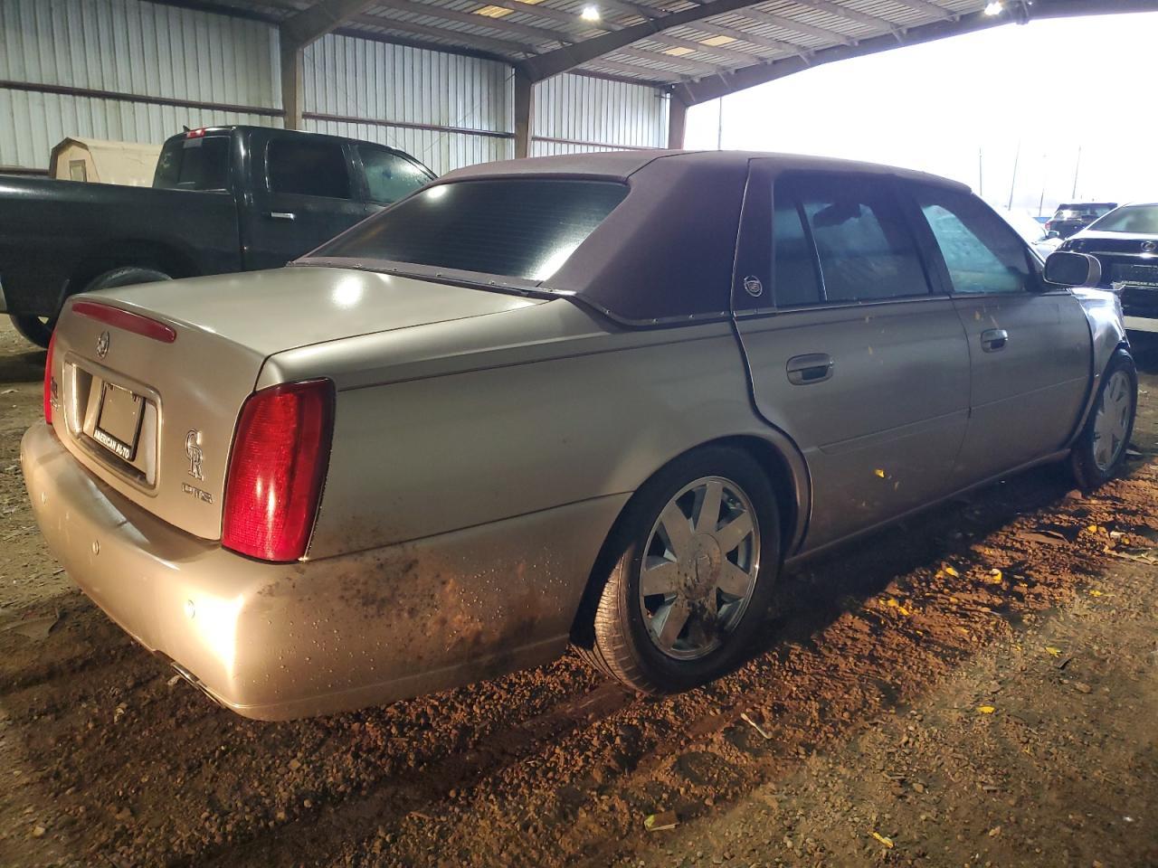 2004 Cadillac Deville Dts - Image 3