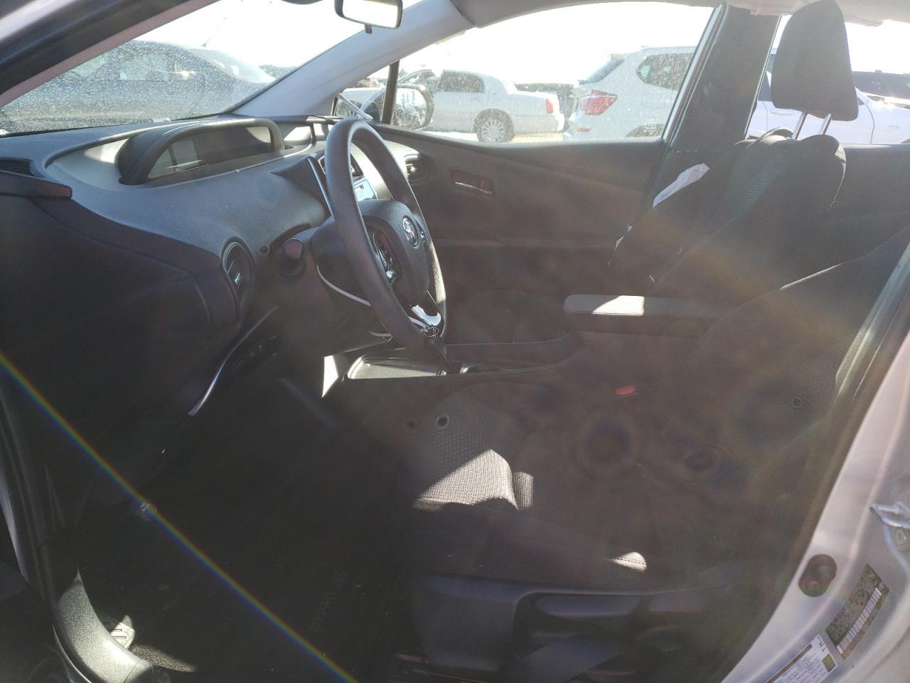2019 Toyota Prius - Image 7