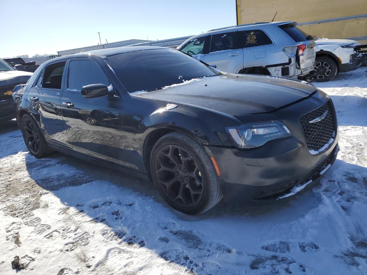 2019 Chrysler 300C - Image 4