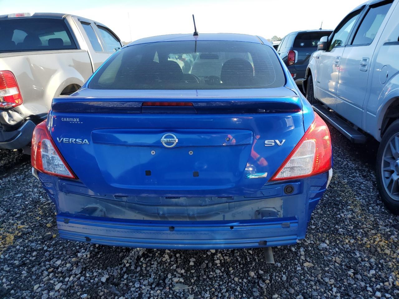 2015 Nissan Versa S - Фото 6