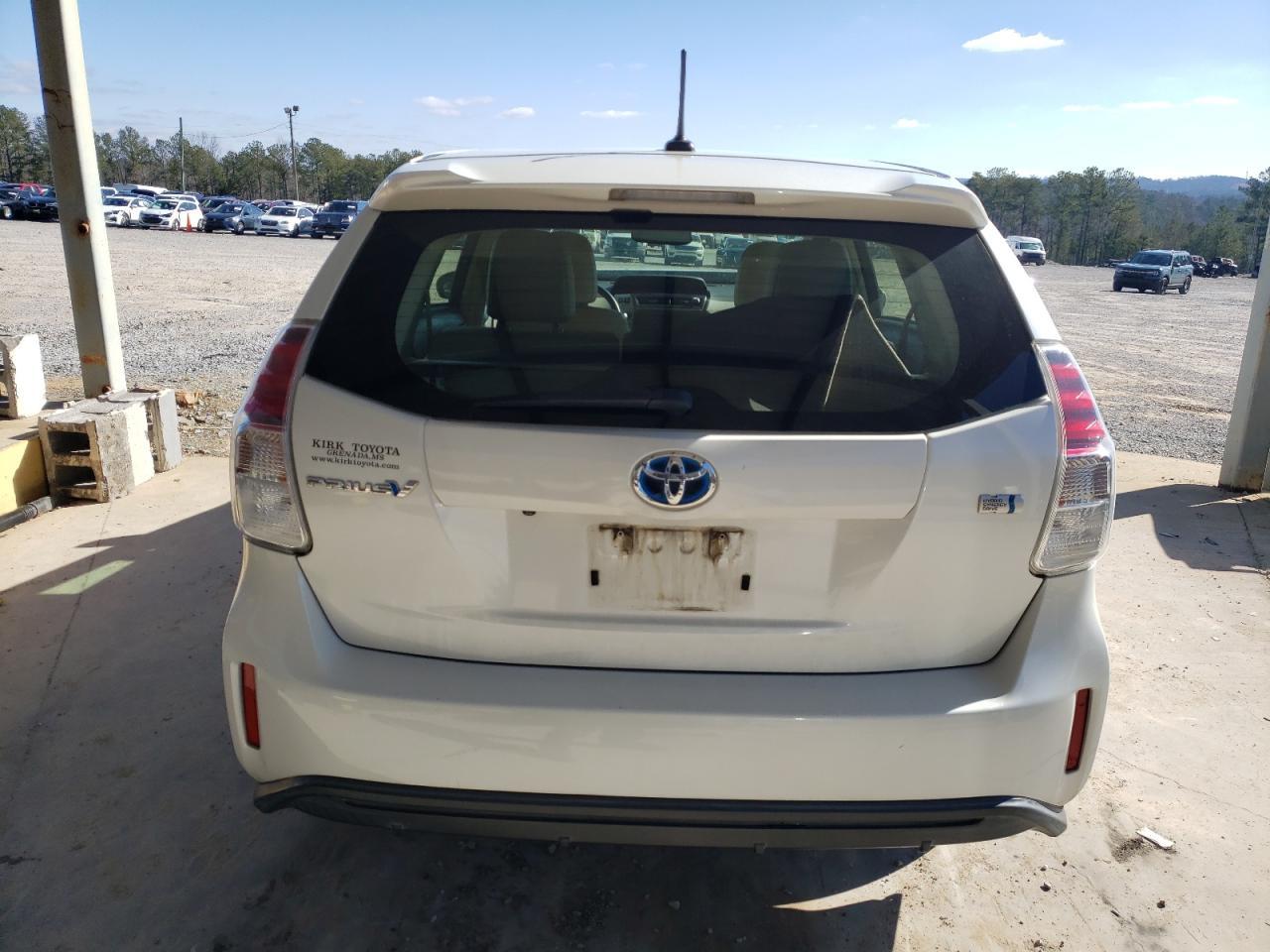 2015 Toyota Prius V - Image 6