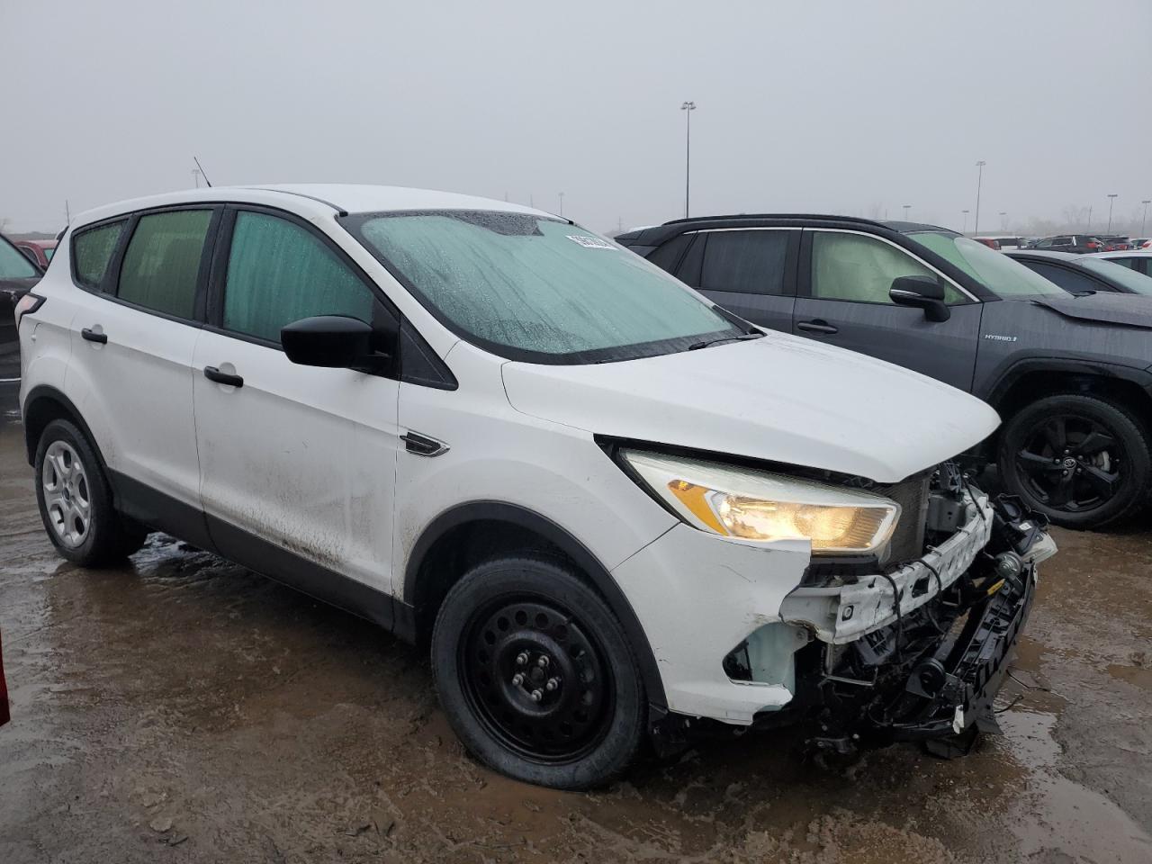 2017 Ford Escape S - Фото 4