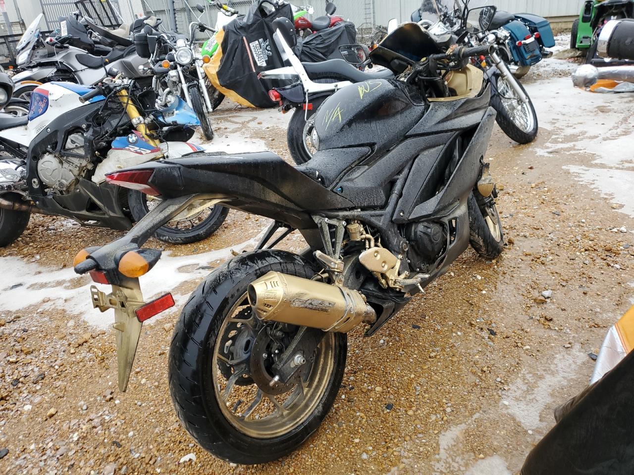 2023 Yamaha Yzfr3 A - Фото 4