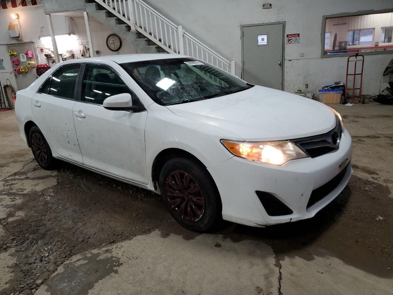 2012 Toyota Camry Base - Фото 4