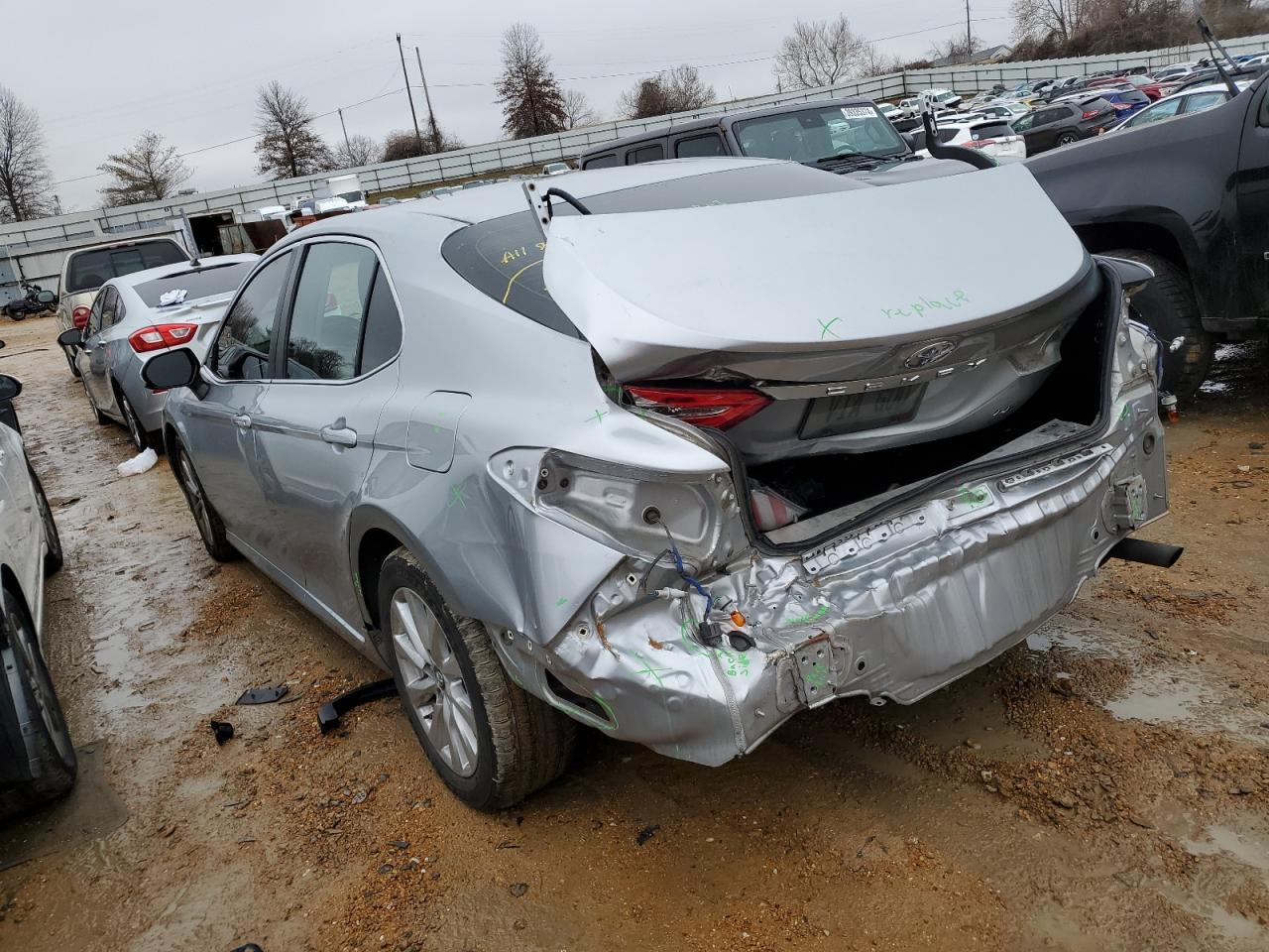 2018 Toyota Camry L - Фото 2