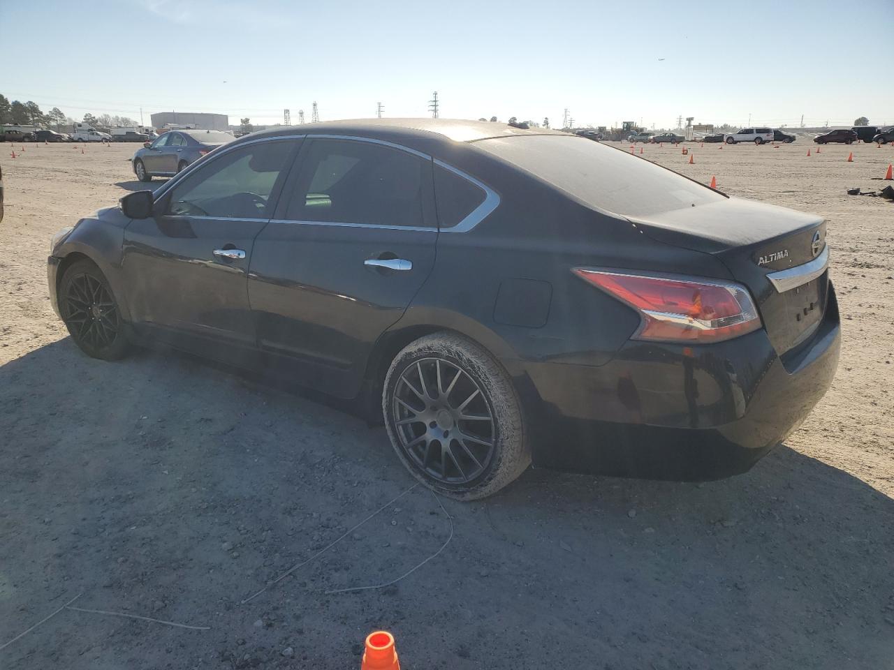 2014 Nissan Altima 3.5S - Image 2