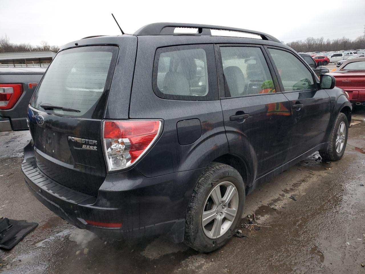 2013 Subaru Forester 2.5X - Фото 3