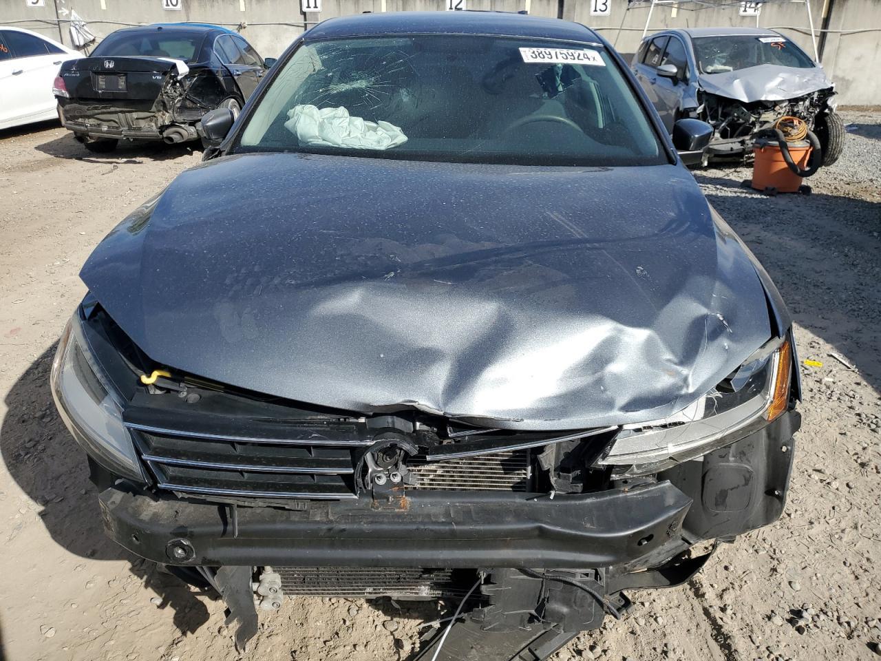 2017 Volkswagen Jetta S - Image 5