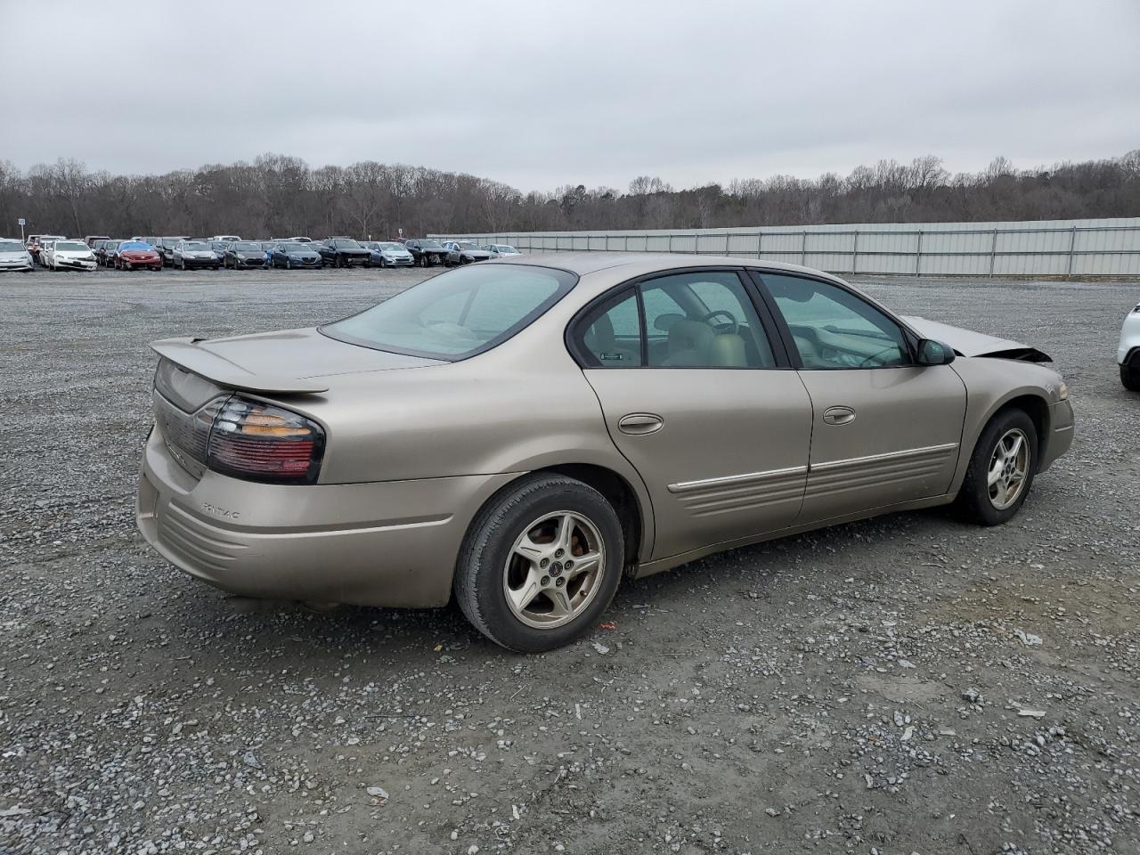 2002 Pontiac Bonneville Se - Image 3