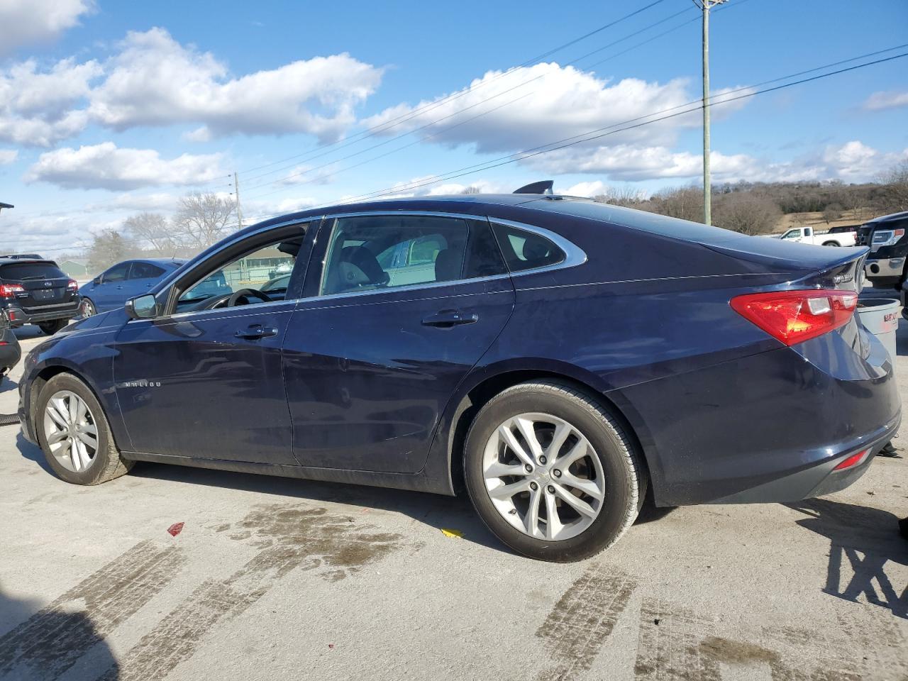 2017 Chevrolet Malibu Lt - Фото 2