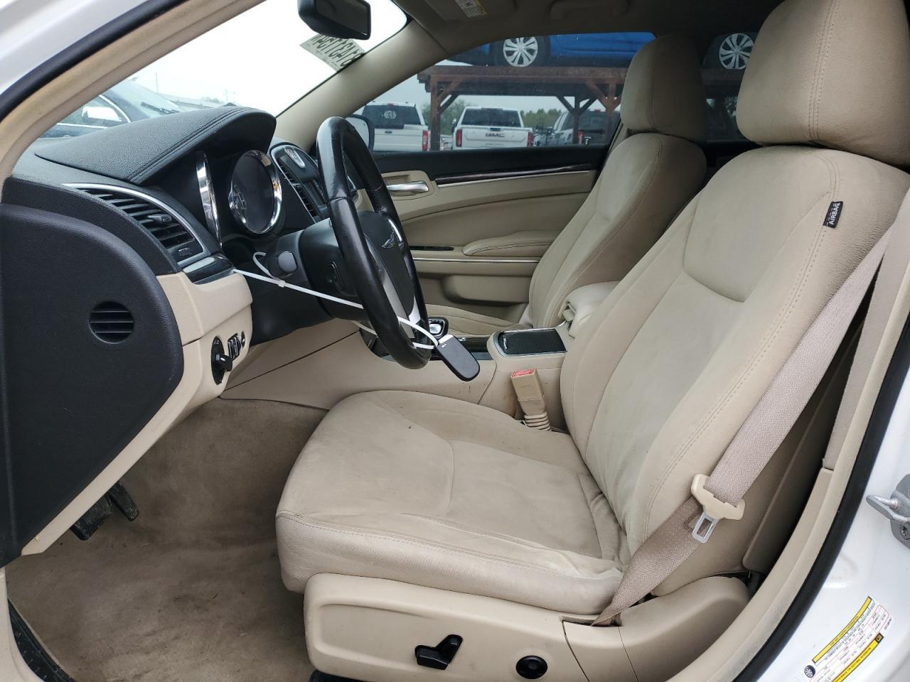 2012 Chrysler 300 - Фото 7