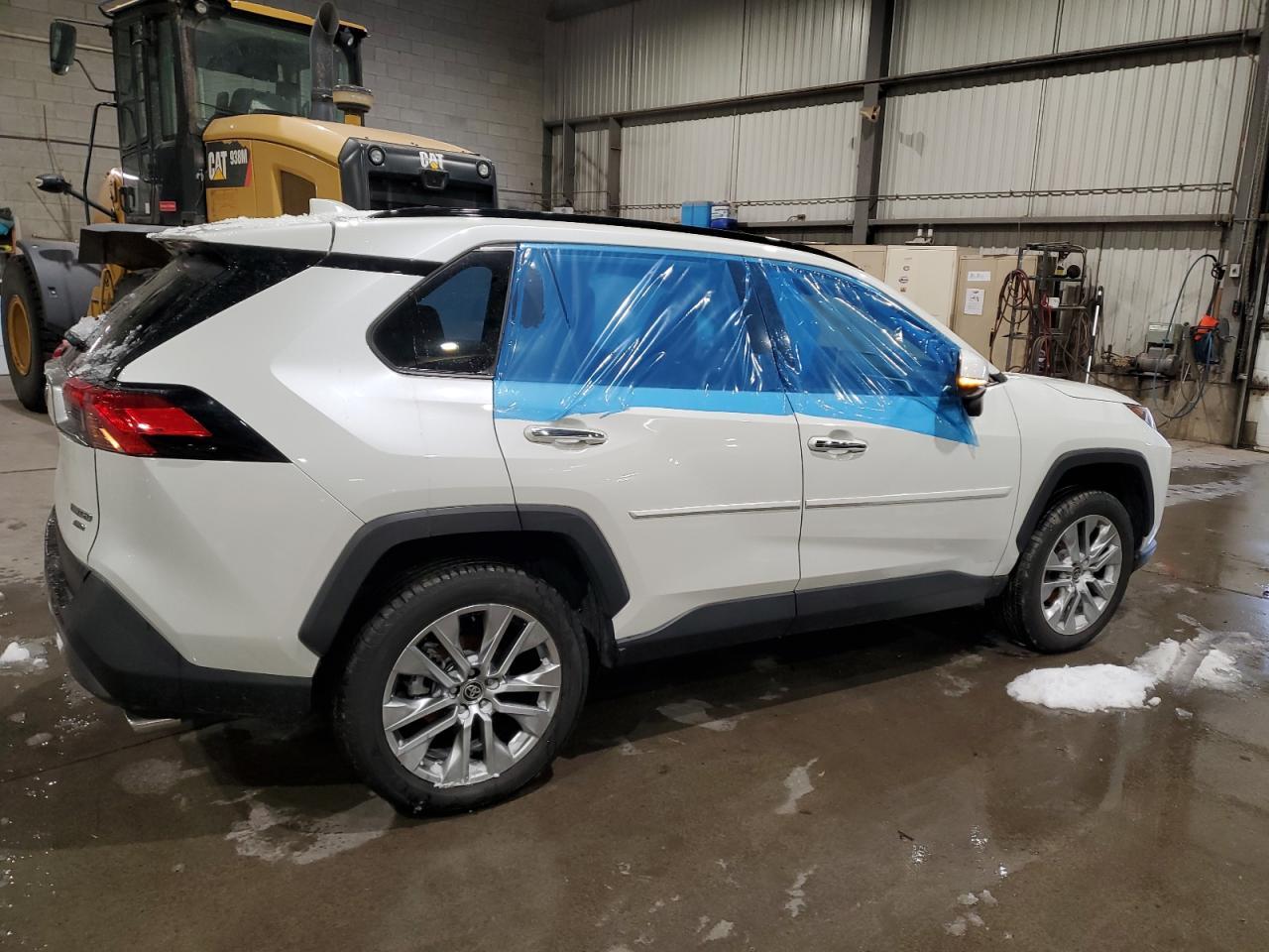 2021 Toyota Rav4 Limited - Фото 3