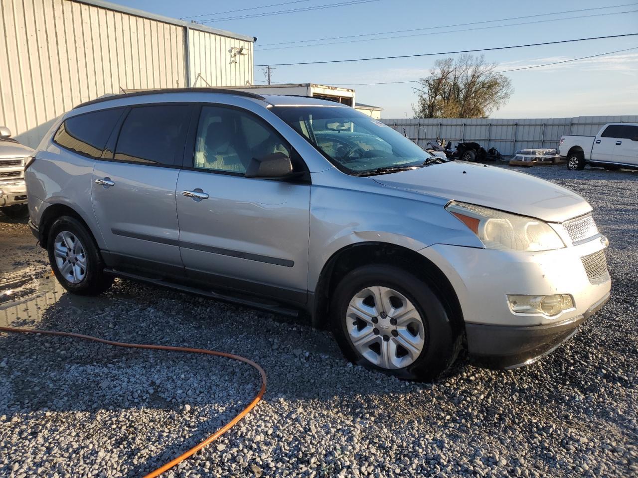 2012 Chevrolet Traverse Ls - Image 4