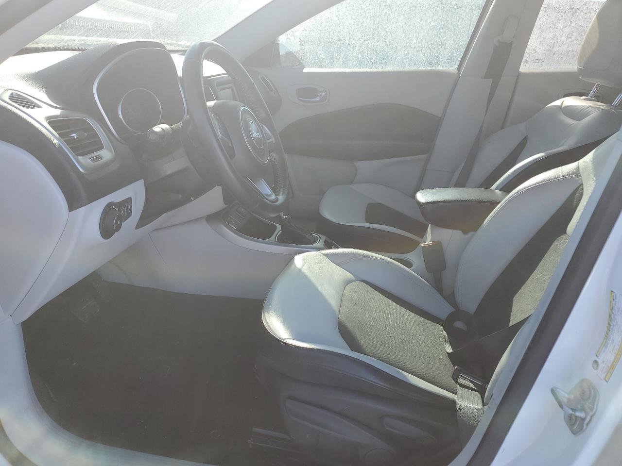 2018 Jeep Compass Latitude - Image 7