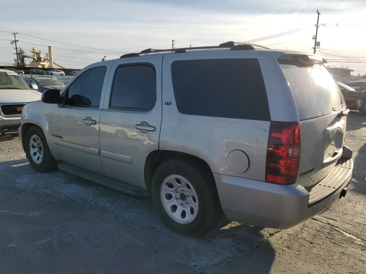 2007 Chevrolet Tahoe C1500 - Фото 2