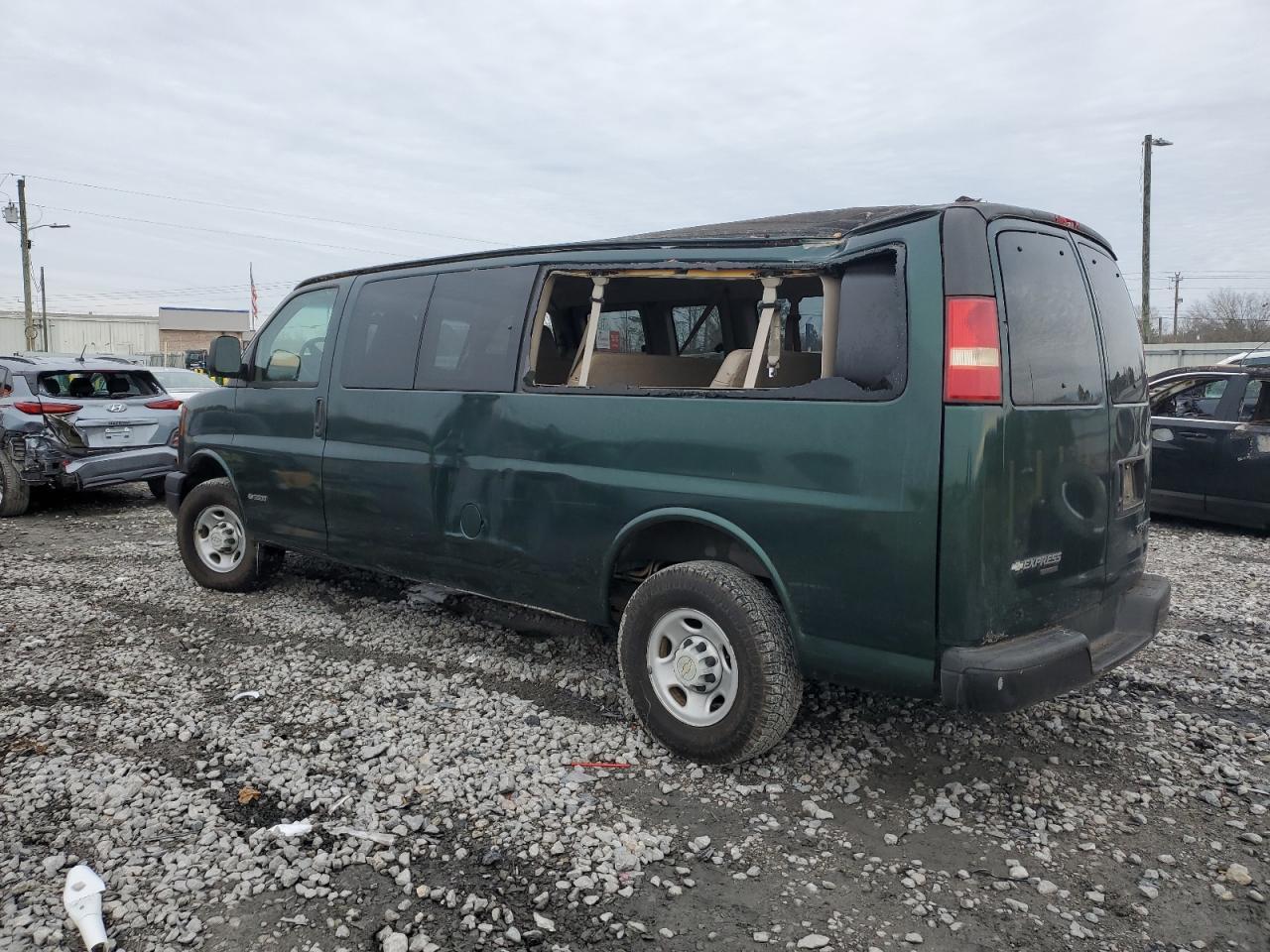 2005 Chevrolet Express G3500 - Image 2