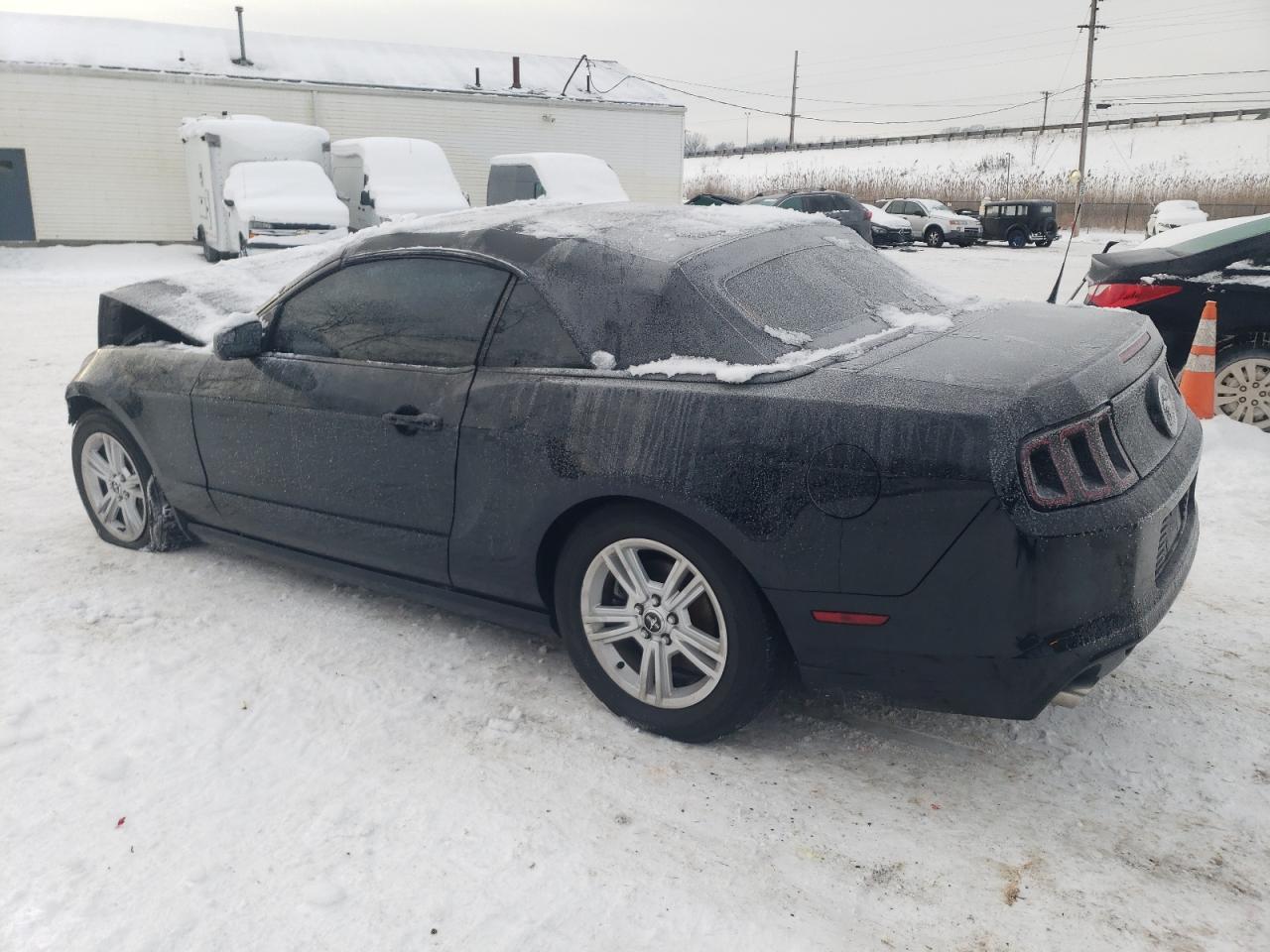 2014 Ford Mustang - Фото 2