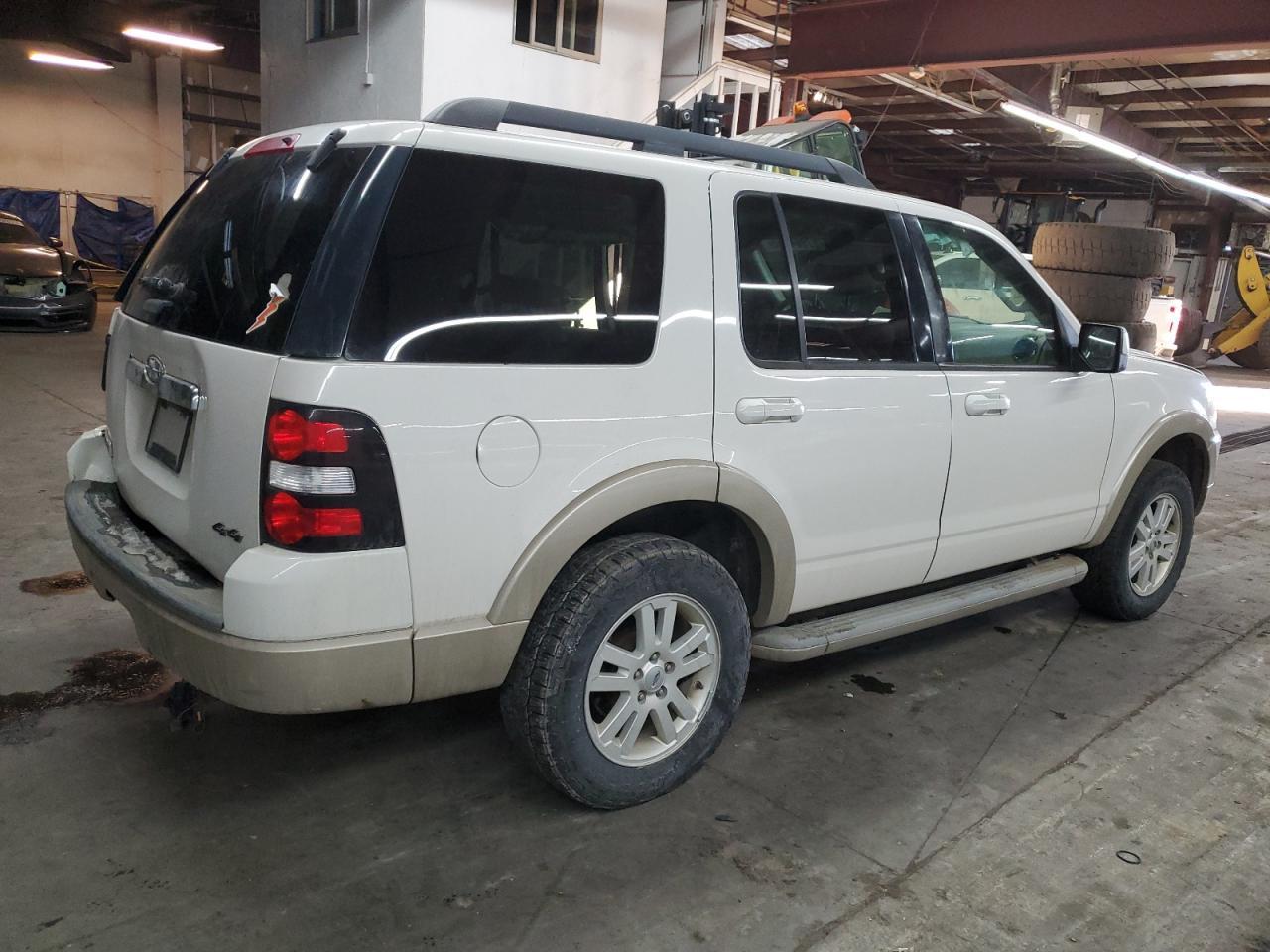 2010 Ford Explorer Eddie Bauer - Фото 3