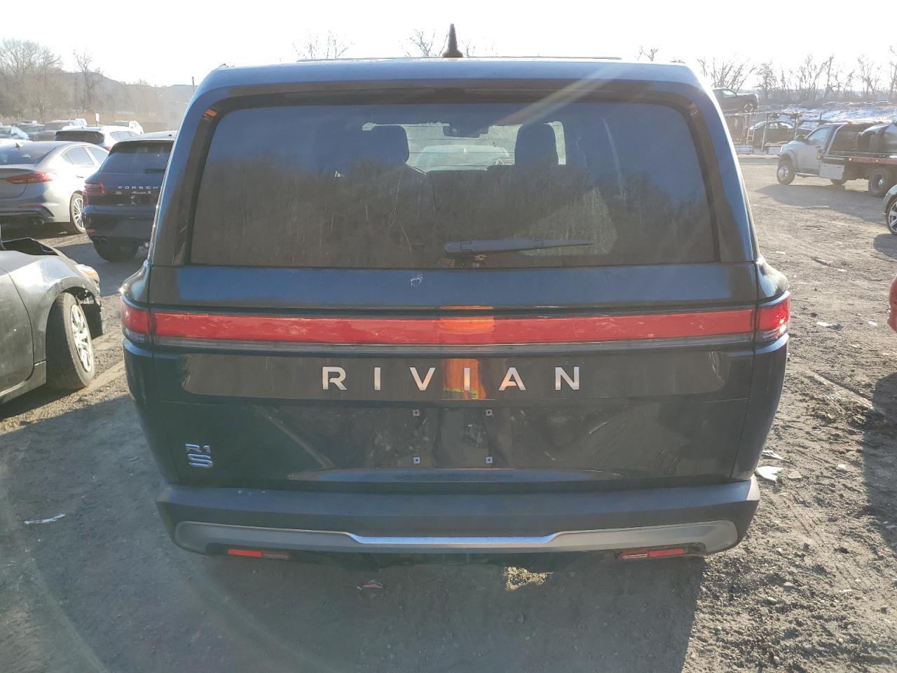 2025 Rivian R1S Adventure - Фото 6