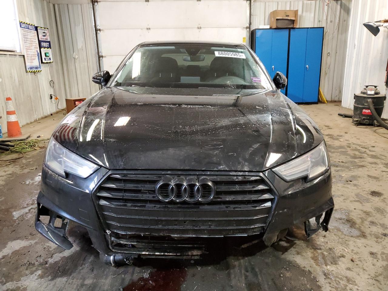 2018 Audi A4 Premium - Фото 5