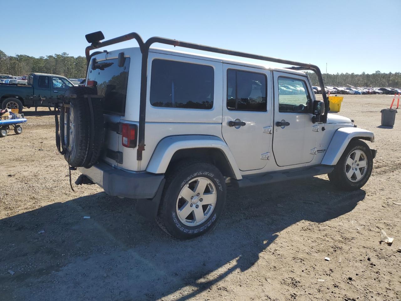 2012 Jeep Wrangler Unlimited Sahara - Фото 3