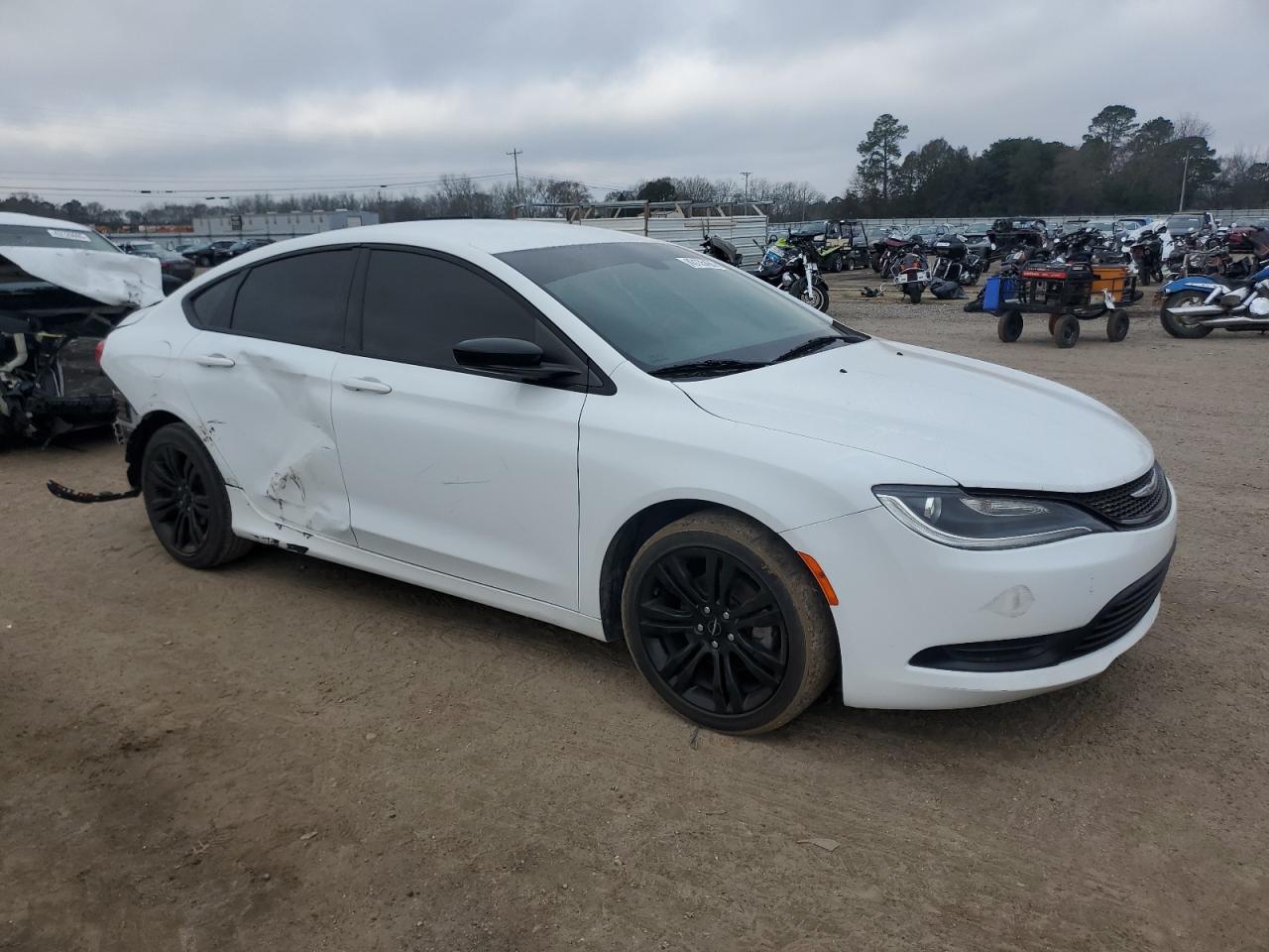2017 Chrysler 200 Lx - Фото 4