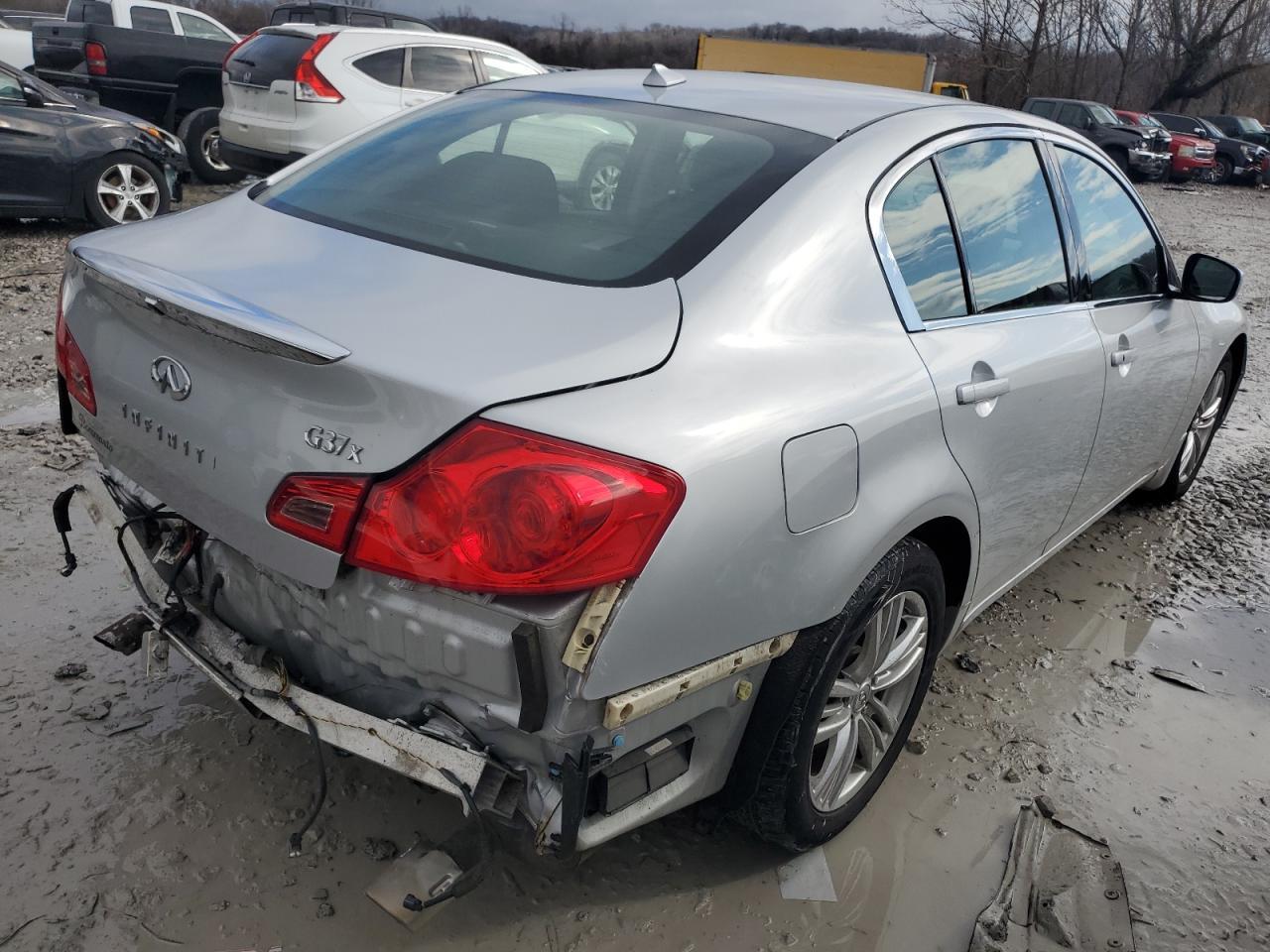 2011 Infiniti G37 - Фото 3