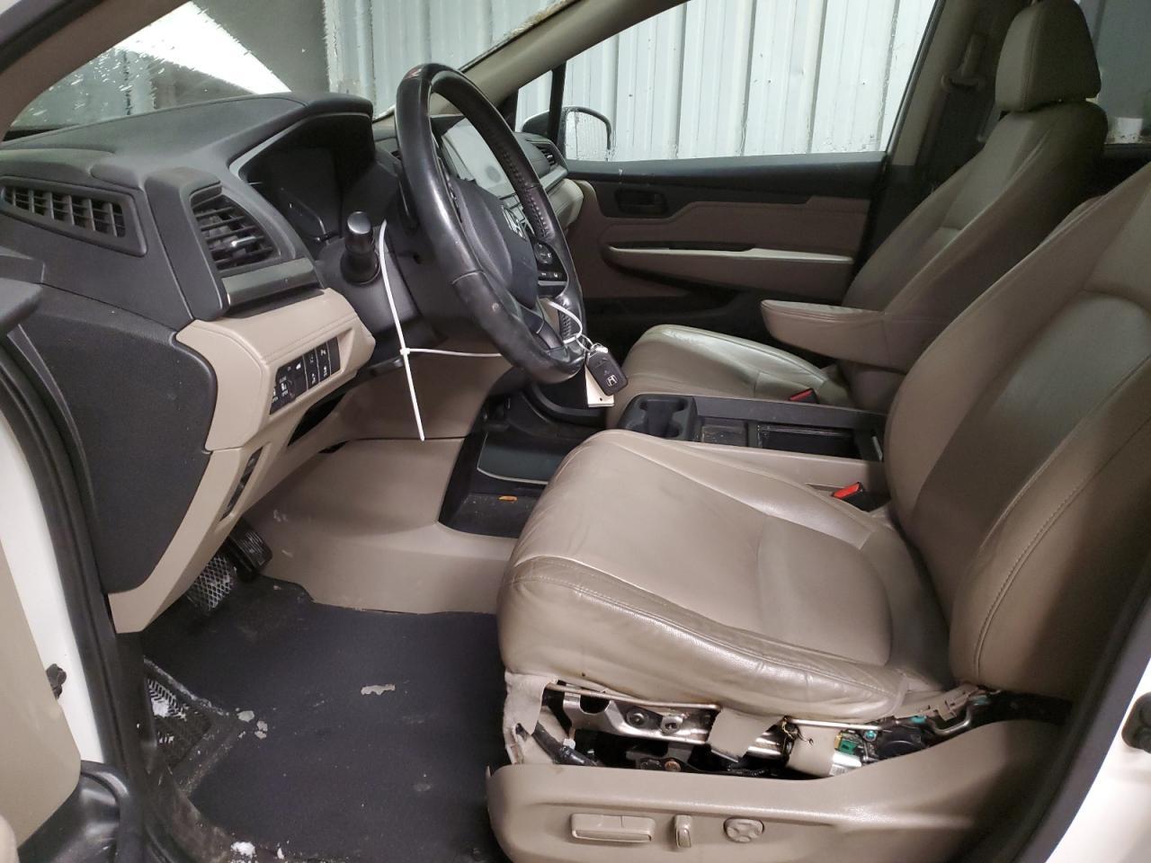 2018 Honda Odyssey Touring - Image 7