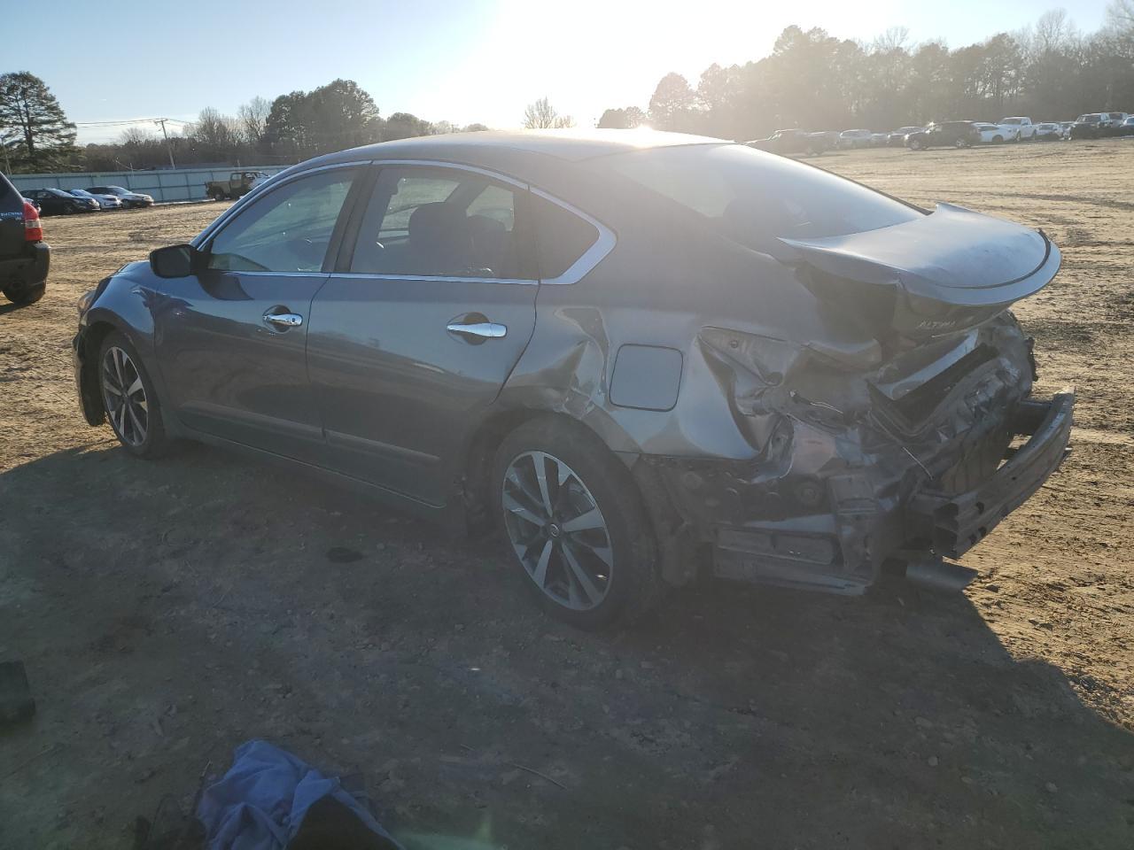 2016 Nissan Altima 2.5 - Фото 2