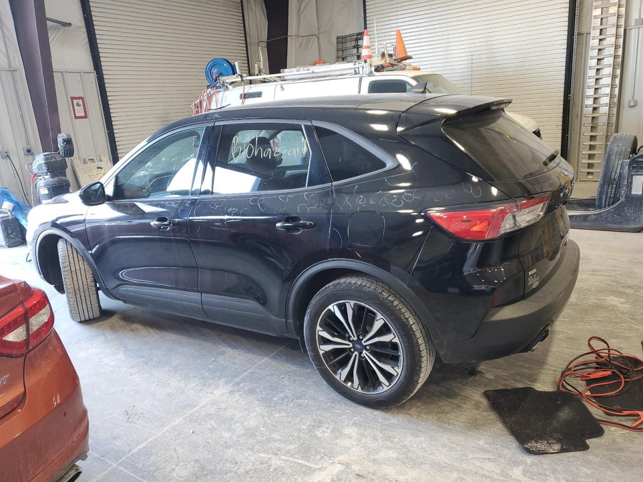 2022 Ford Escape Se - Фото 2