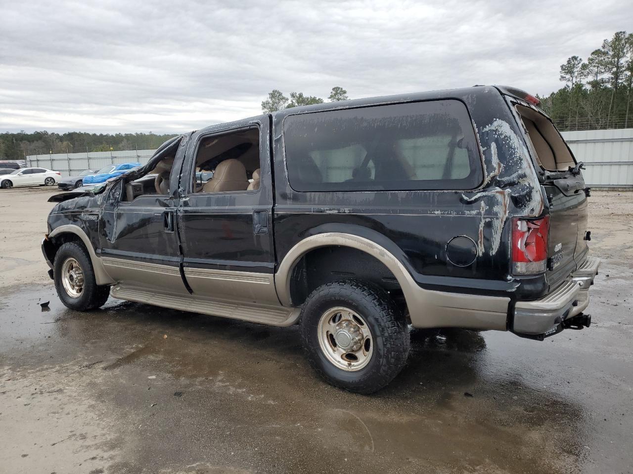 2001 Ford Excursion Limited - Image 2