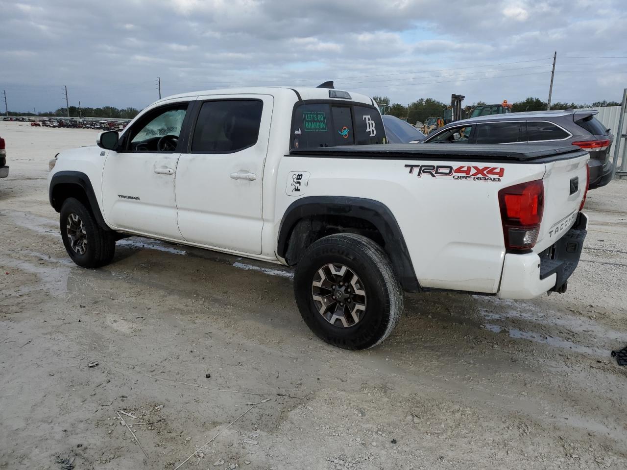 2018 Toyota Tacoma Double Cab - Фото 2