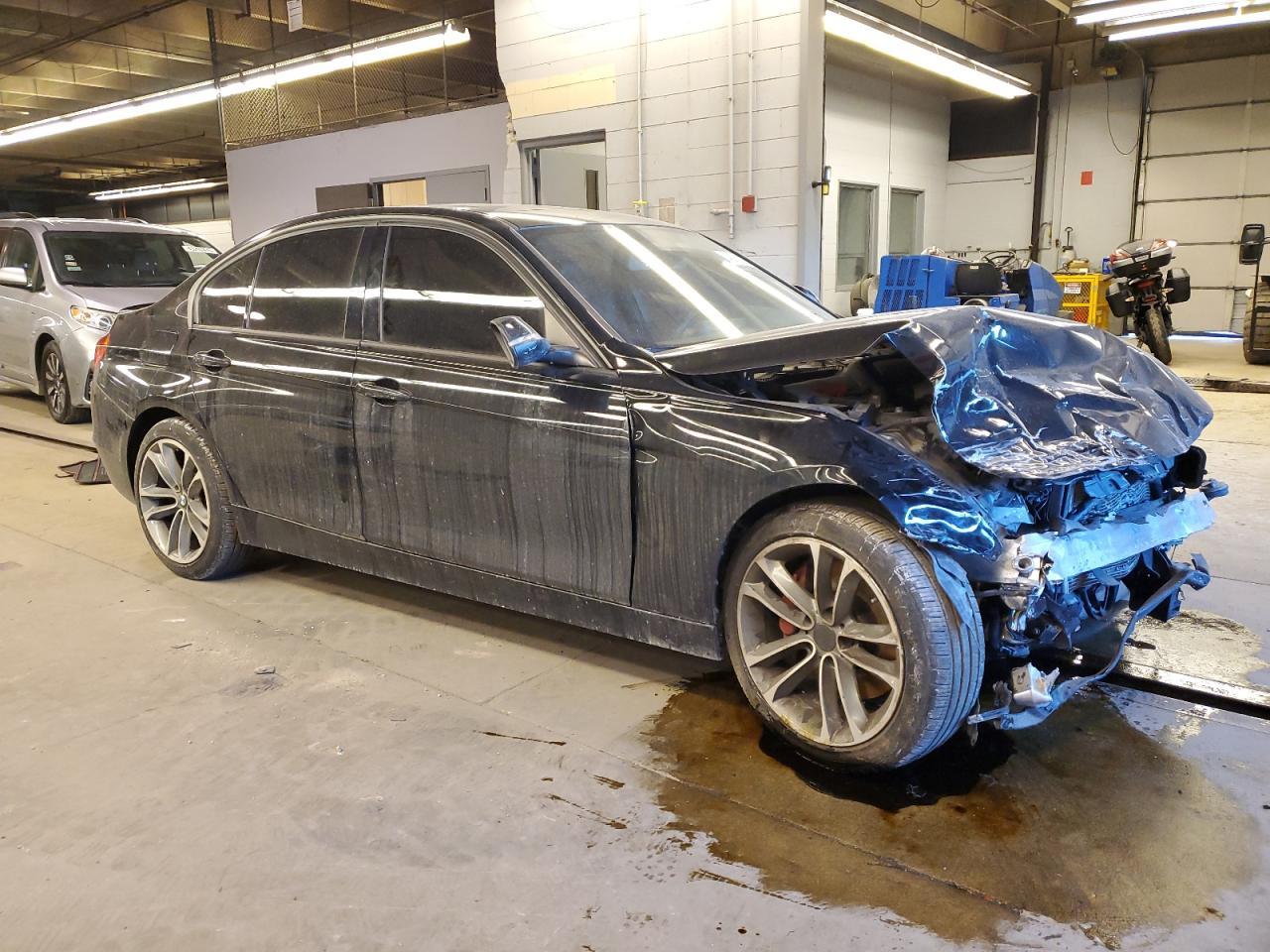 2014 BMW 335 Xi - Фото 4