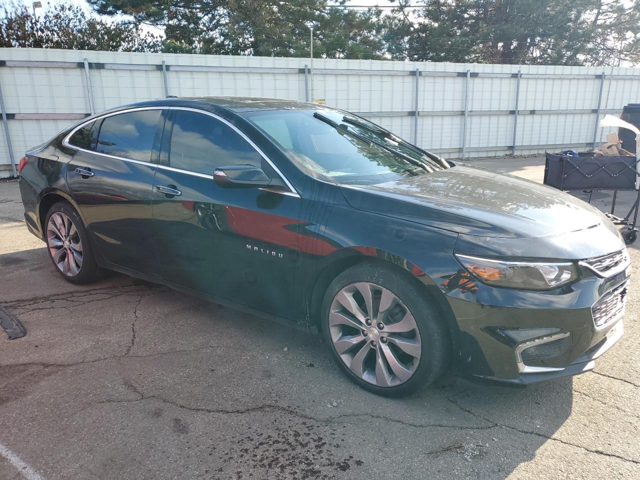 2016 Chevrolet Malibu Premier - Image 4