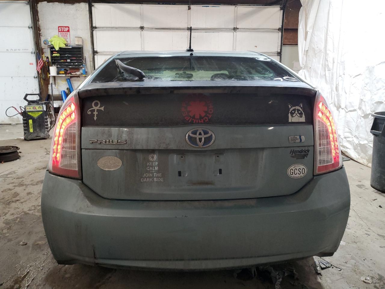 2013 Toyota Prius - Image 6