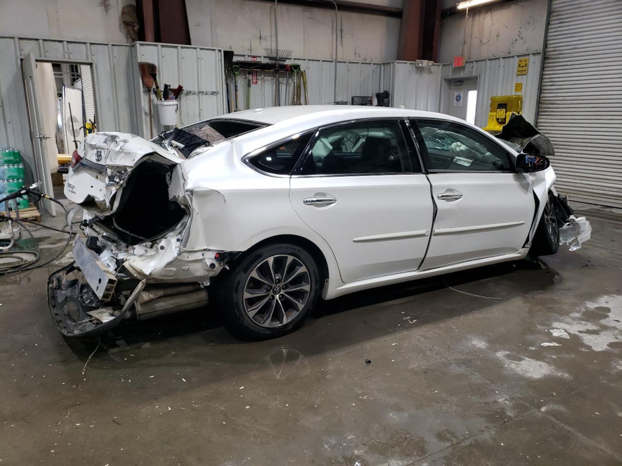 2016 Toyota Avalon Xle - Фото 3