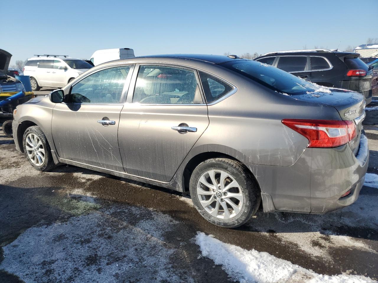 2016 Nissan Sentra S - Фото 2