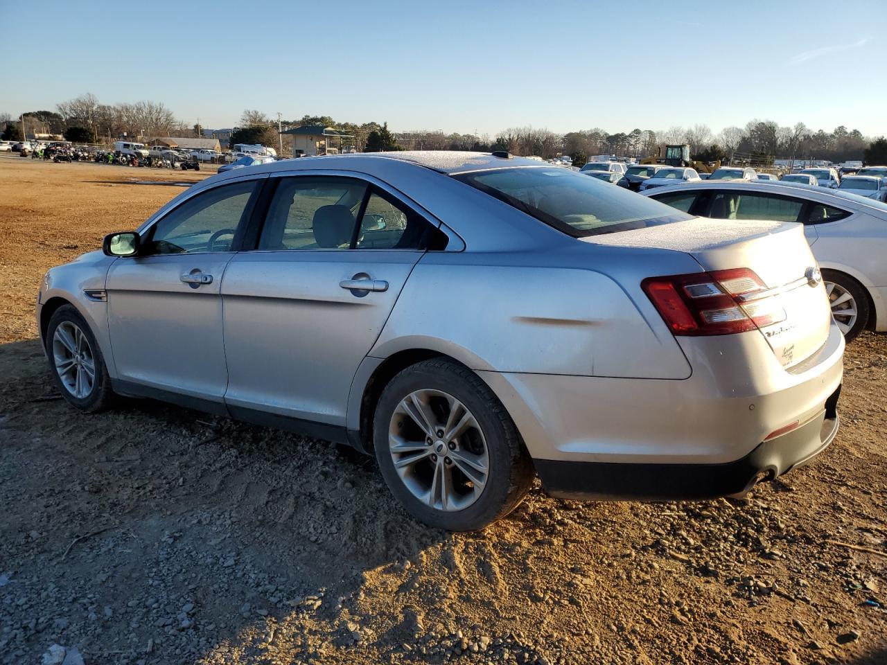 2016 Ford Taurus Sel - Фото 2