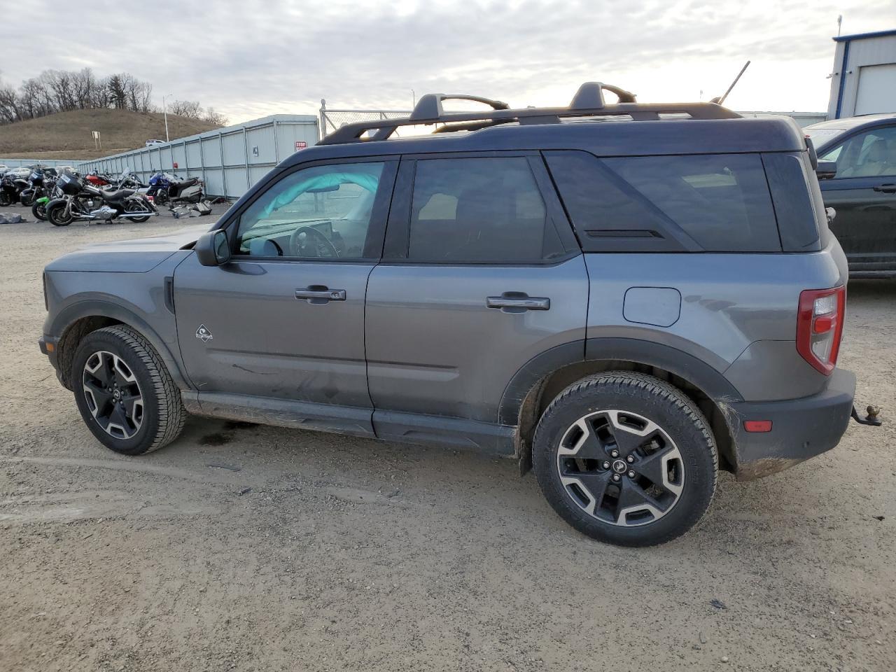 2022 Ford Bronco Sport Outer Banks - Image 2