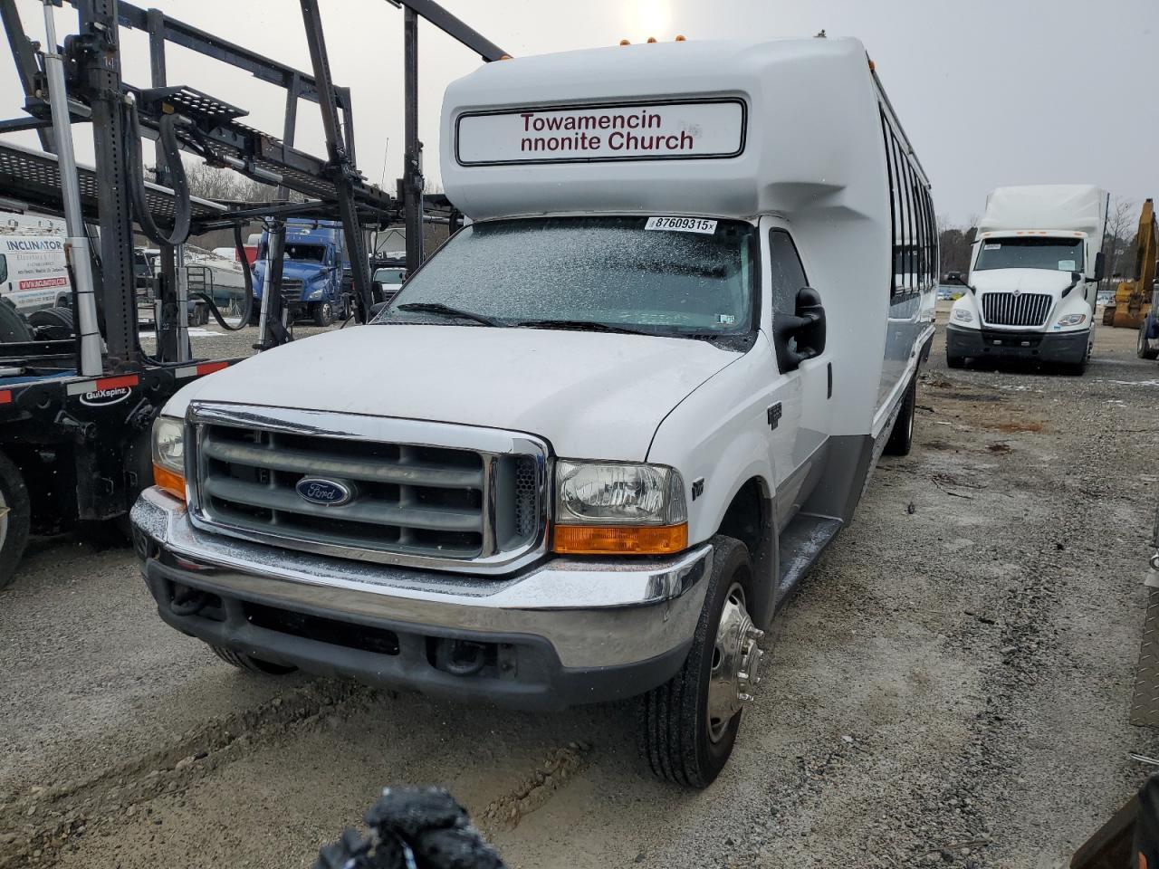 2000 Ford F550 Super Duty - Фото 2