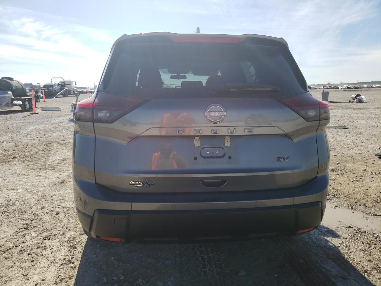 2024 Nissan Rogue Sv - Image 6