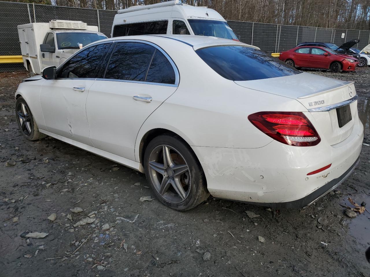 2017 Mercedes-Benz E 300 - Фото 2