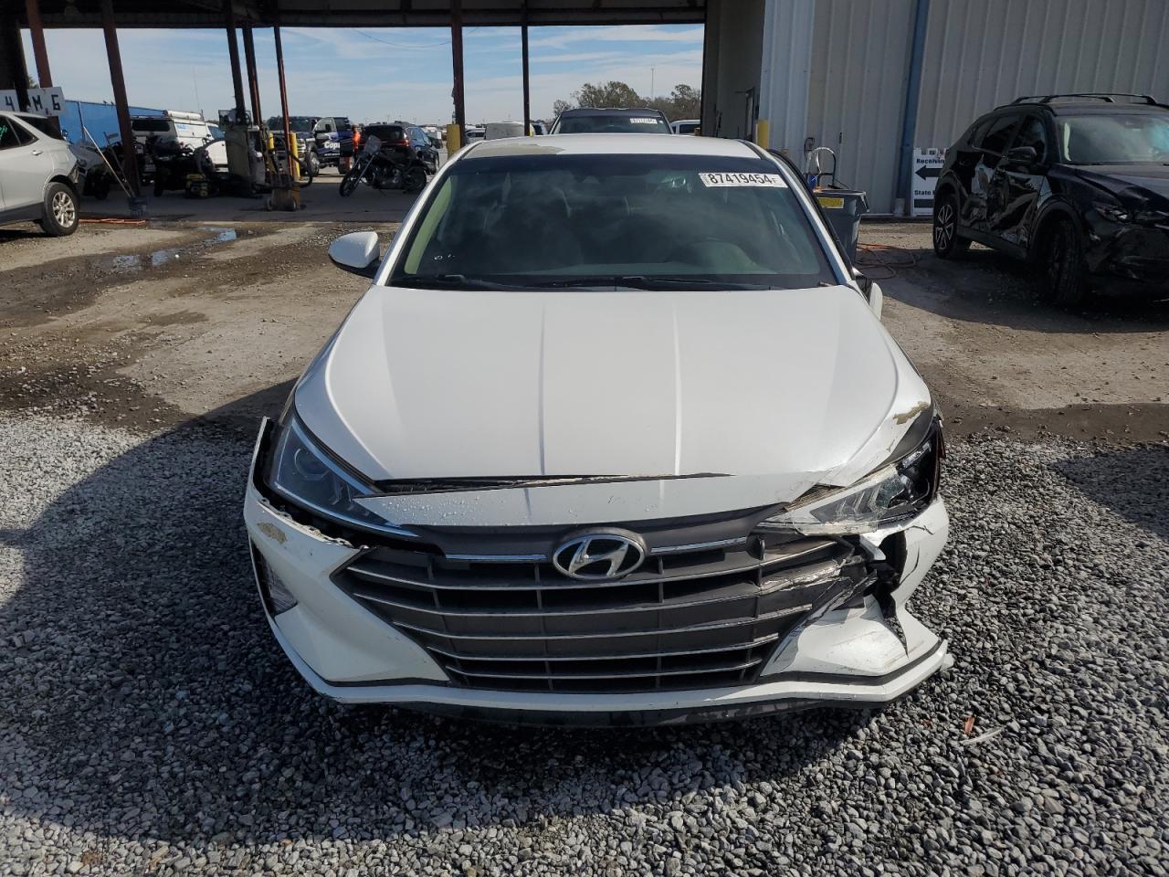 2020 Hyundai Elantra Se - Image 5