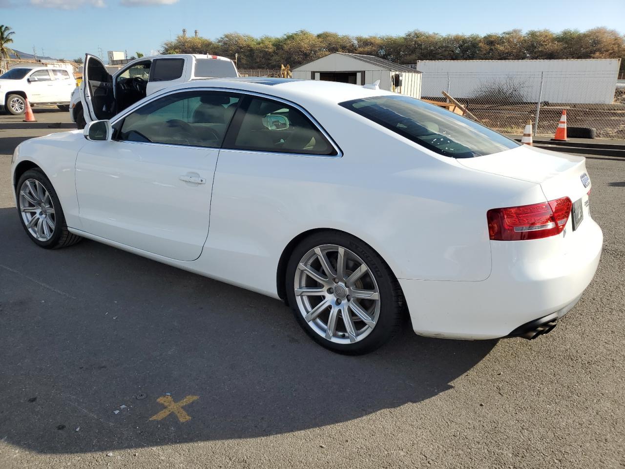 2011 Audi A5 Premium Plus - Фото 2