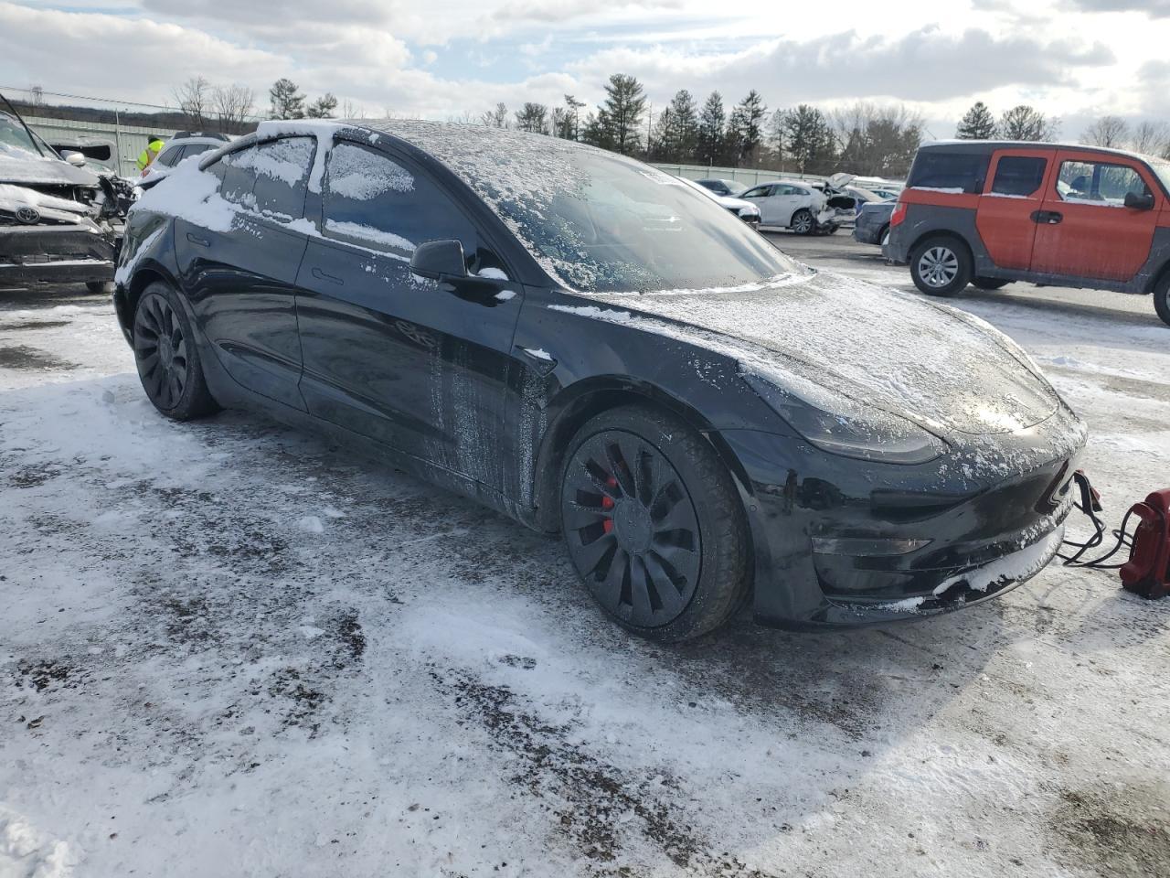 2022 Tesla Model 3 - Фото 4