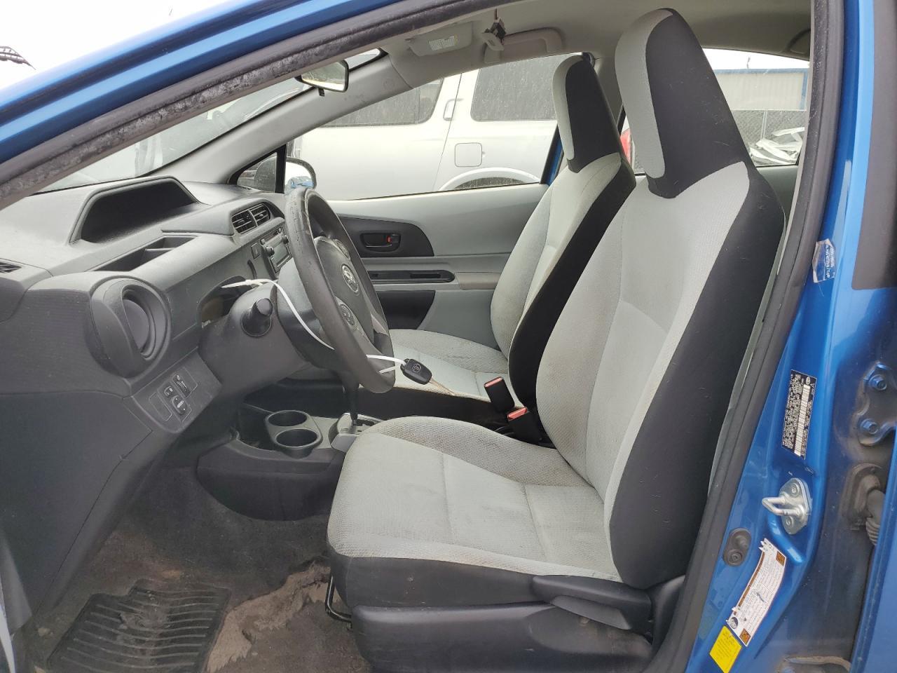 2013 Toyota Prius C - Фото 7