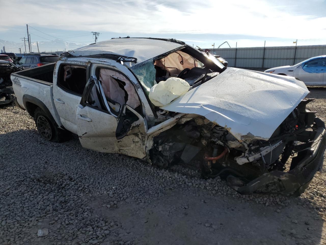 2017 Toyota Tacoma Double Cab - Image 4